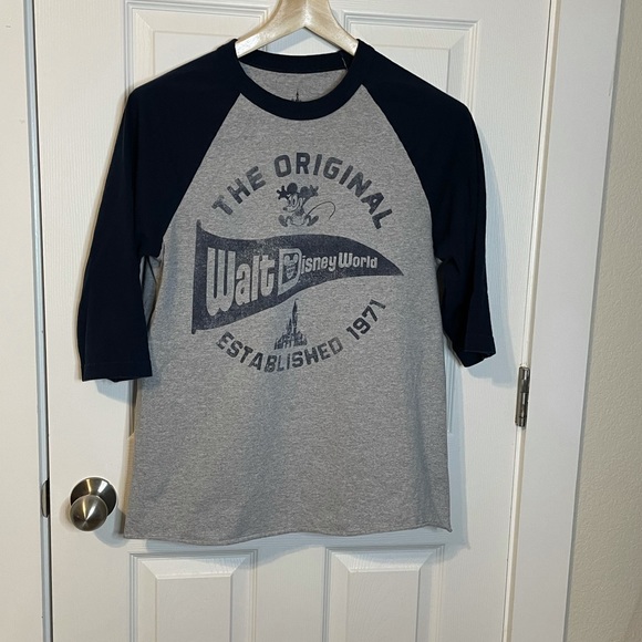Disney Parks - Walt Disney World baseball tee sz M - Picture 2 of 4